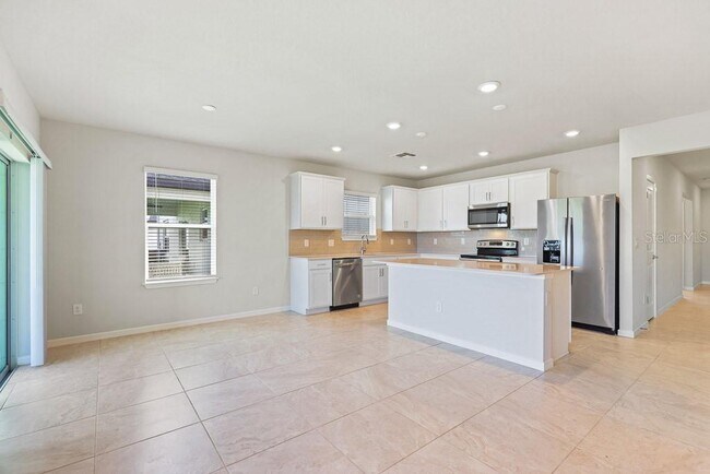 Building Photo - 910 Golden Shiner Ave