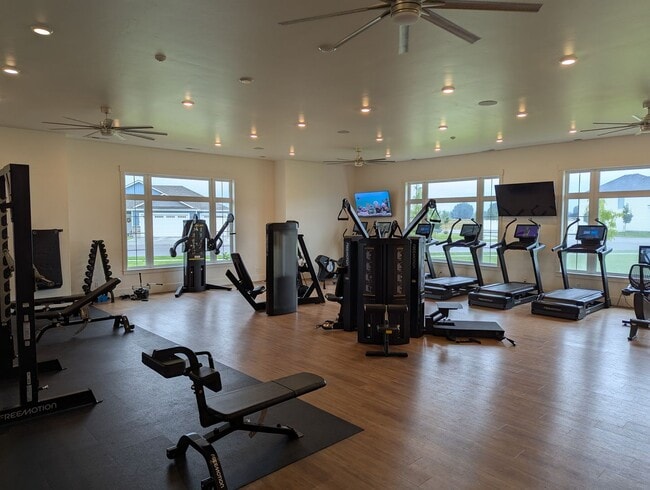 Building Photo - Summerfield Townhome