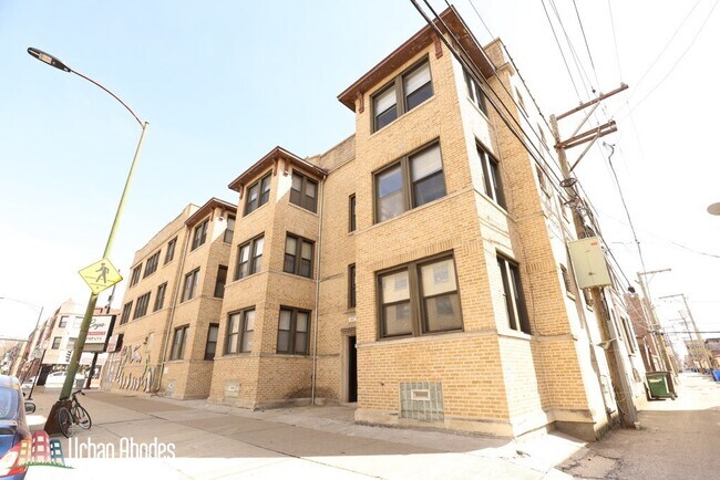 Primary Photo - 2407 W Wilson Ave