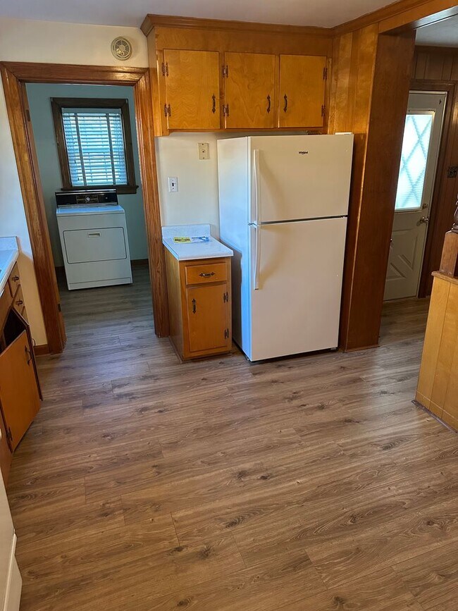 Building Photo - Well maintained 3 Bedroom/2 bath brick rancher in Mechanicsville with large backyard and two car ...