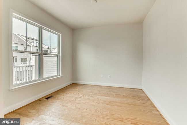 Building Photo - 22589 Amendola Terrace