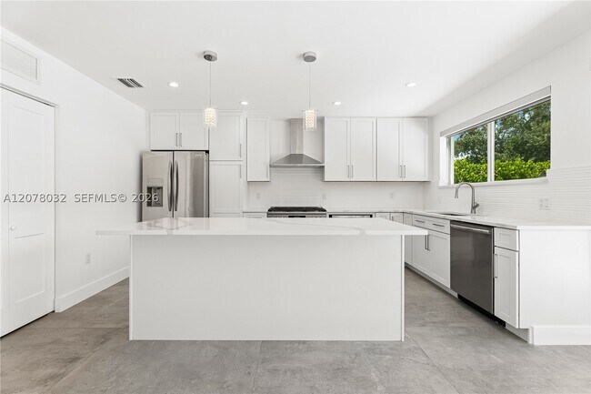 Building Photo - 6099 SW 38th St