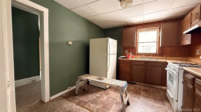 Building Photo - 19 Bloomingburg Rd