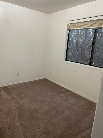 Building Photo - 7100 E Dodge Cir