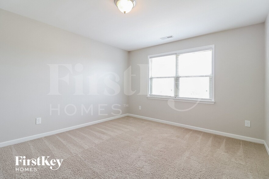 Building Photo - 159 Castello Way