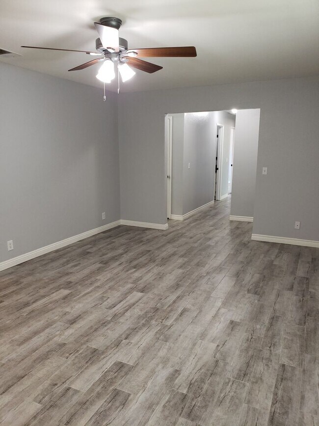 Building Photo - Single Family Residence Located on The Mesa