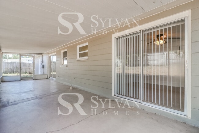 Building Photo - Lovely 2BR 1BA updated home