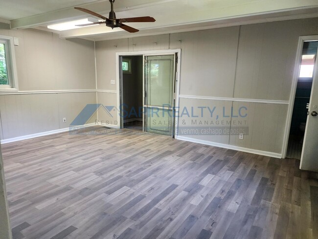 Building Photo - Inviting 4-Bedroom Home - Move in by 12/15...