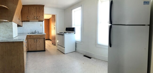 Building Photo - 1-Bed House in Reinbeck