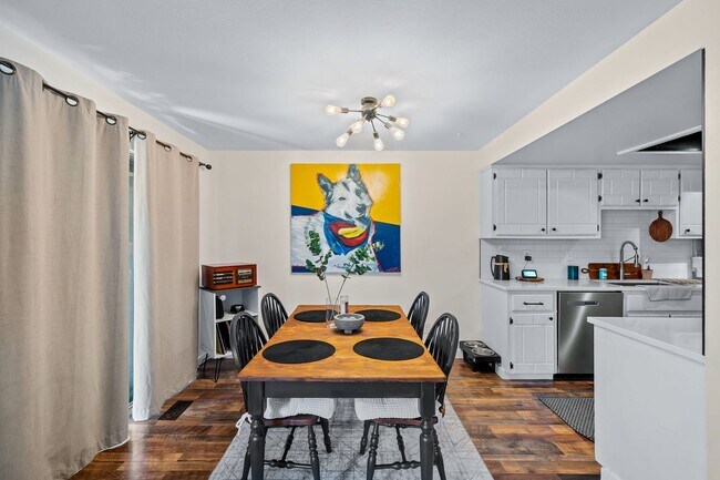 Building Photo - Recently Updated 2BA, 1.5BA Condo with Fen...