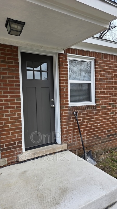 Building Photo - 5915 N Wayne Rd