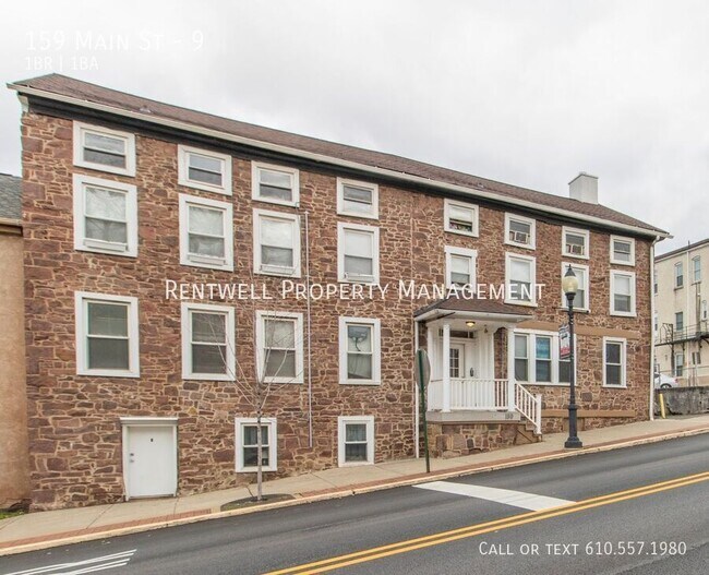 Building Photo - 159 Main St