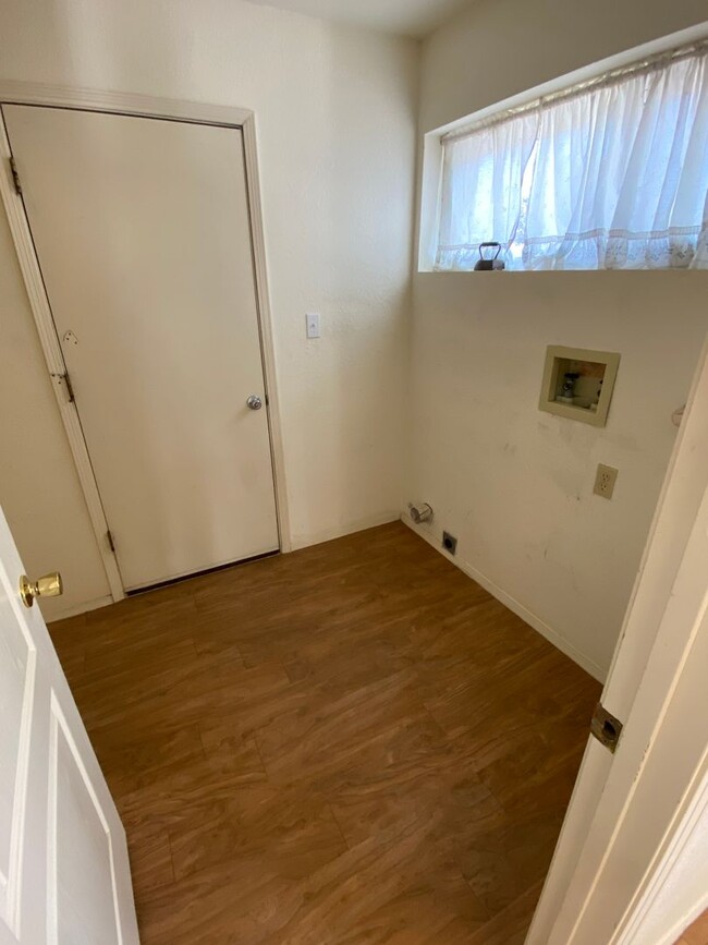 Building Photo - Rio Rancho 4/bd 2/ba 3/CG Views