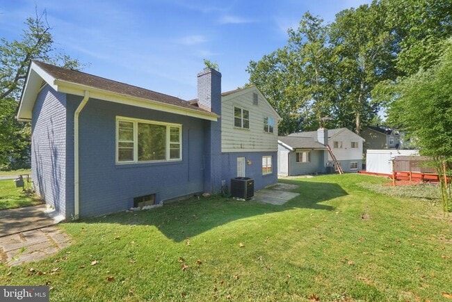 Building Photo - 11317 College View Dr