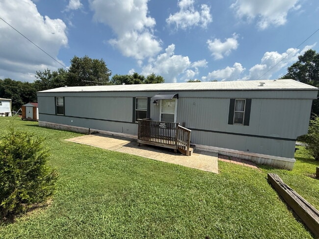 Building Photo - 2 Bedroom / 2 Bathroom Mobile Home in high...