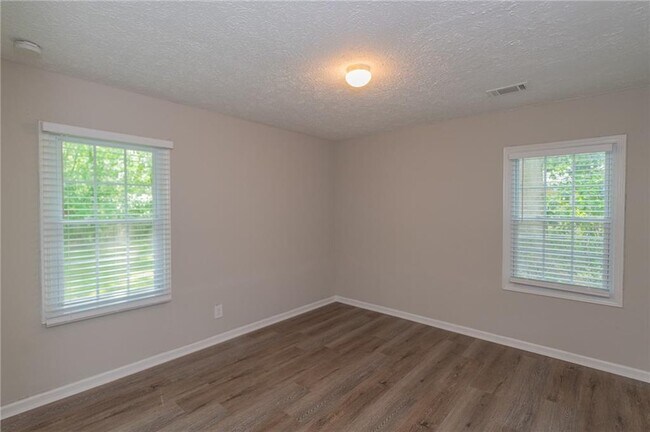 Building Photo - 525 Baker Cir NW