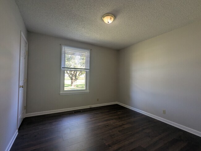 Building Photo - 417 Willis Pass