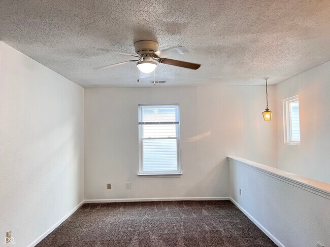 Building Photo - 1239 Odell Ln
