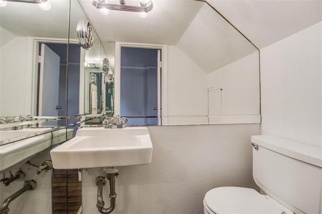 Building Photo - 4039 Cole Ave