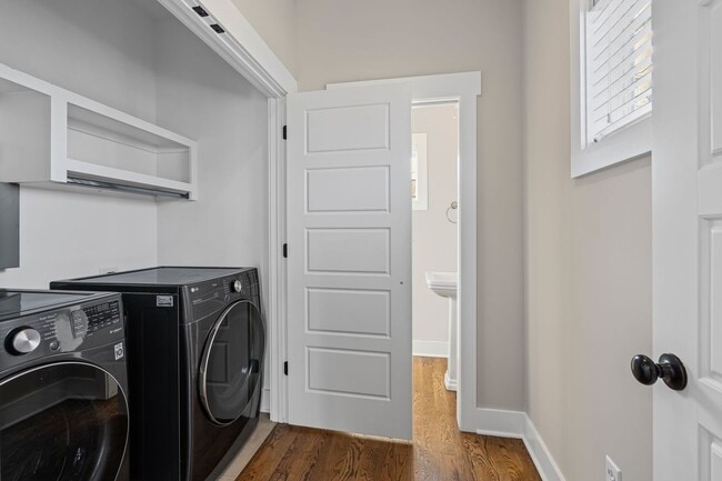 Building Photo - Beautiful North Nashville Home