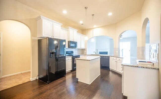 Building Photo - 6109 Mahogany Ter