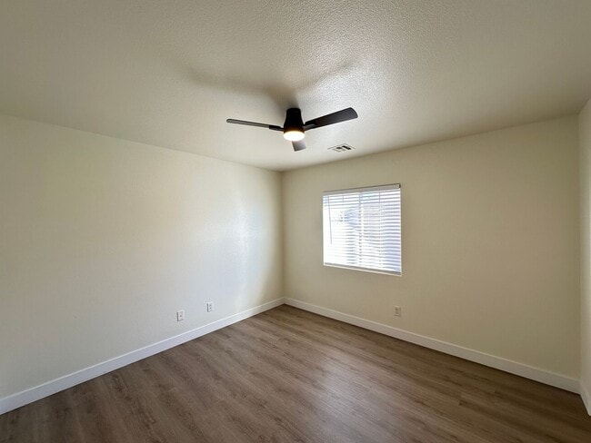 Building Photo - ASBURY PARK UNIT #1 IN SUMMERLIN