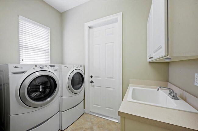Building Photo - 1428 Barlow Ct