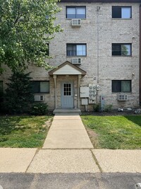 Building Photo - 509 E Spruce Dr
