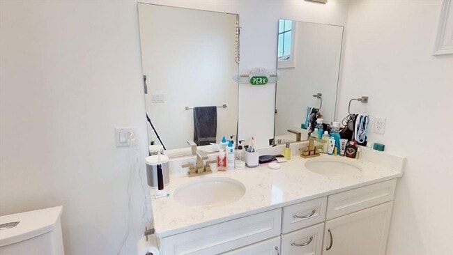 Building Photo - 4 Market St