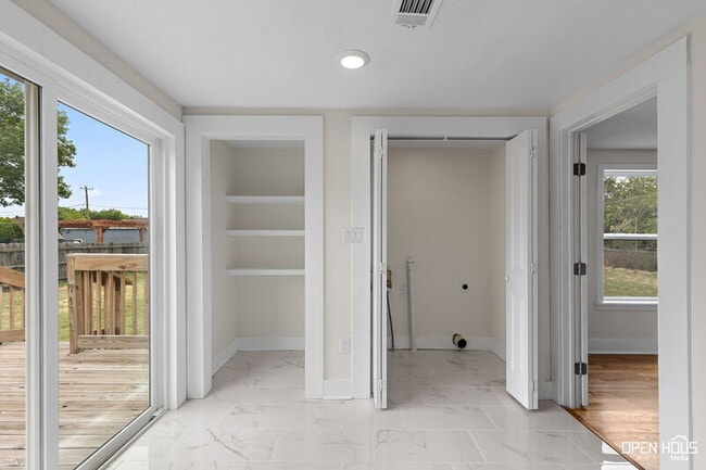 Building Photo - 4804 Pasadena Ave