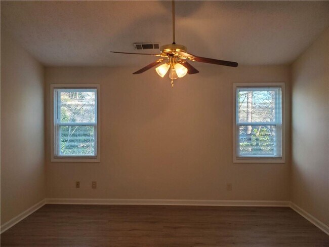 Building Photo - 3113 Waterford Ct