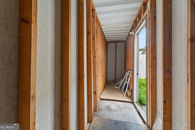 Building Photo - 360 Winding River Dr