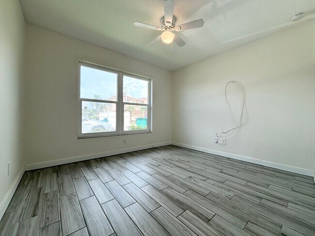 Building Photo - Recently Renovated Rental in Desirable Cap...