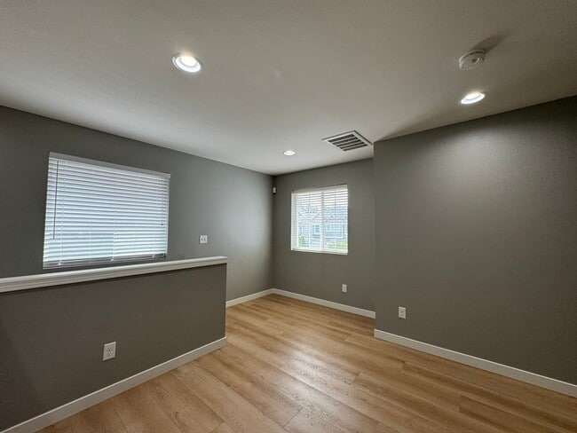Building Photo - Spacious 3BD/2.5BTH Home w/ Modern Upgrade...