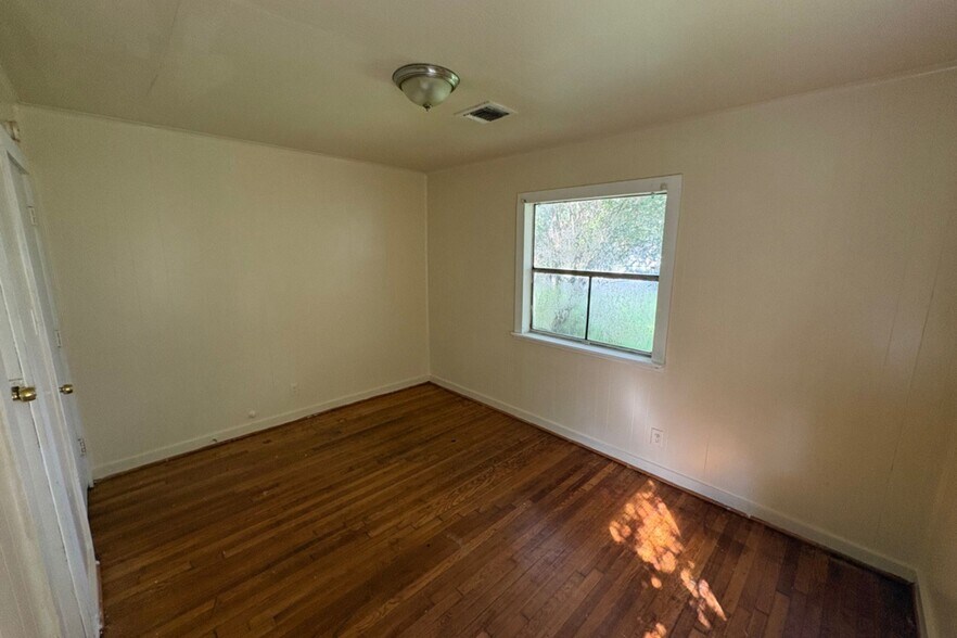 Building Photo - 5522 Malmedy Rd