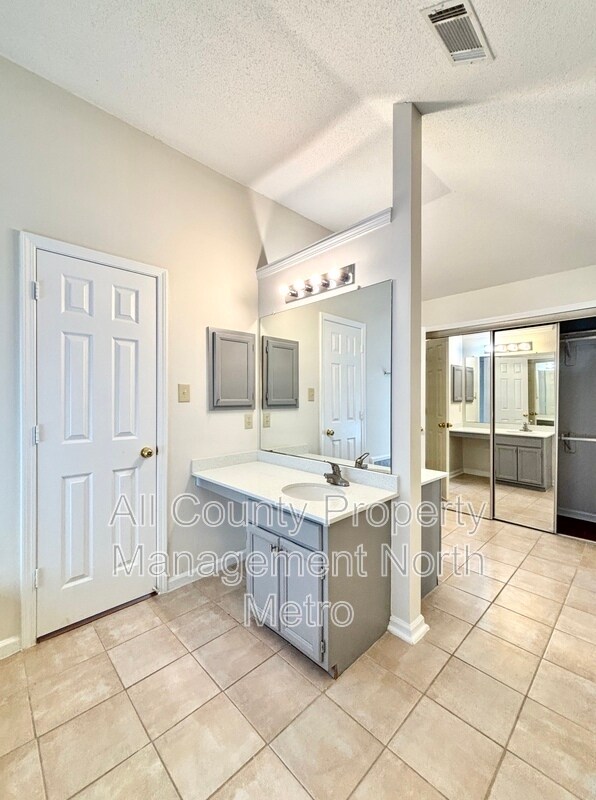 Building Photo - 310 Tanners Crossing