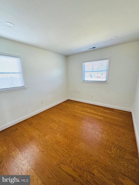 Building Photo - 14332 Belleville Ave