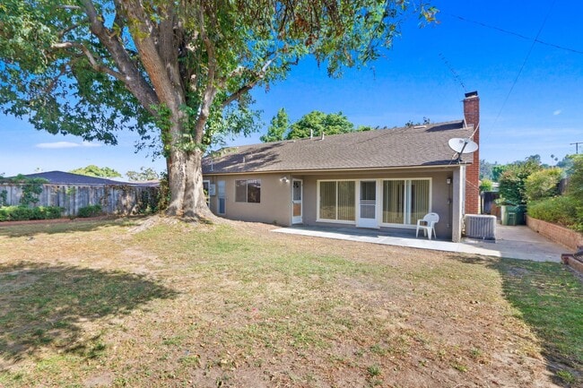 Building Photo - Spacious Whittier Home