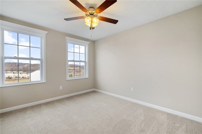 Building Photo - 2858 Canterbury Dr