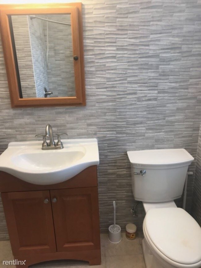 Building Photo - 151 Fairview Ave