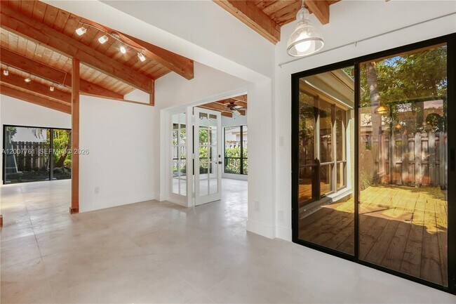 Building Photo - 9103 SW 78th Pl