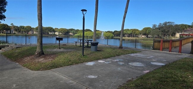 Building Photo - 2541 Centergate Dr