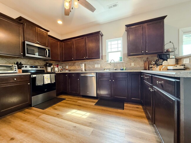 Building Photo - 3935 Standardbred Dr