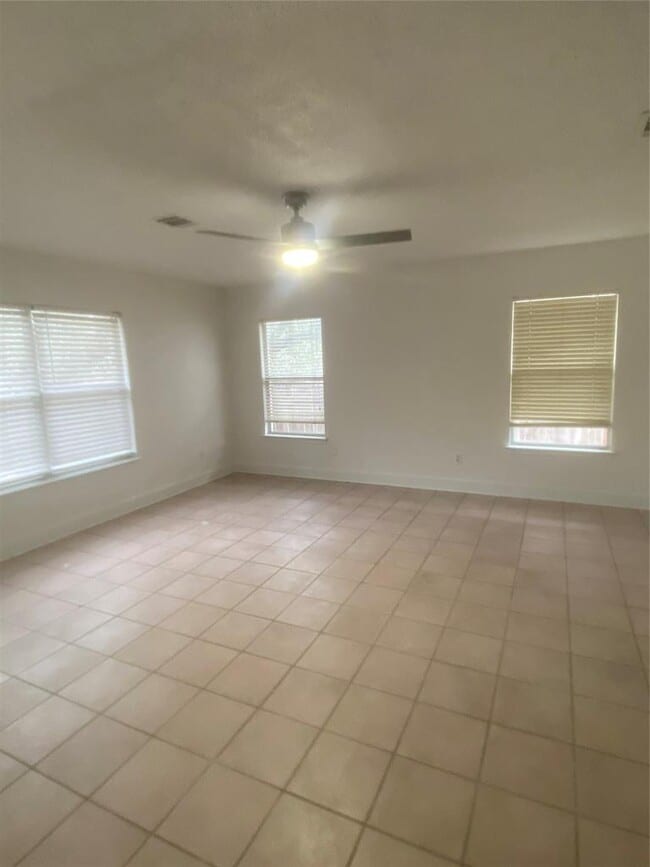 Building Photo - 2013 Jasper Ln