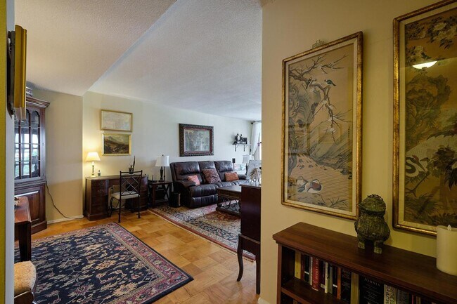 Building Photo - 1301 Delaware Ave SW