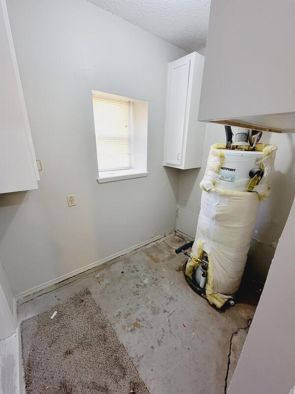 Building Photo - 1744 S Lark Ln