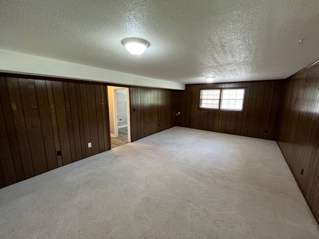 Building Photo - Incredible Location in N Davidson Co with ...