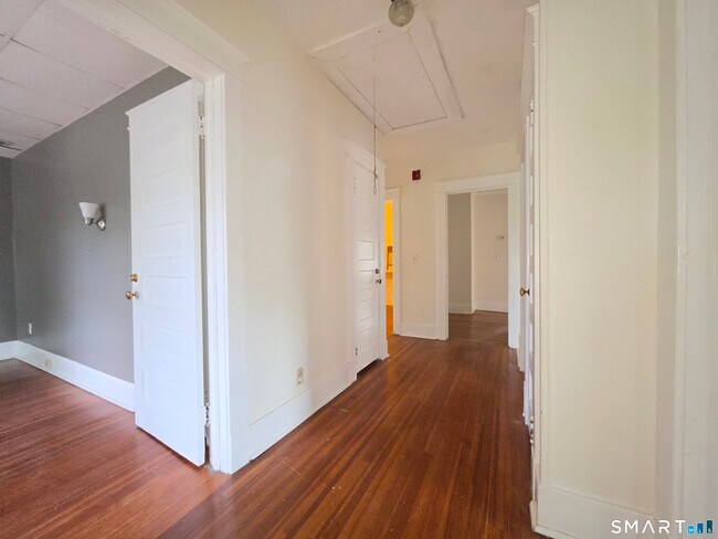 Building Photo - 805 Edgewood Ave