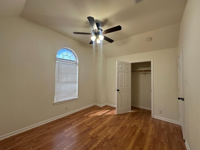 Building Photo - 12360 Hart Crest