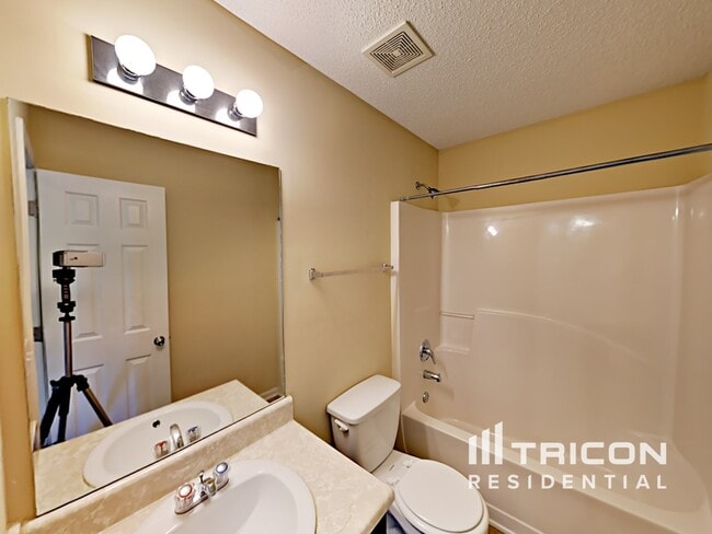 Building Photo - 5853 Sepulveda Ln